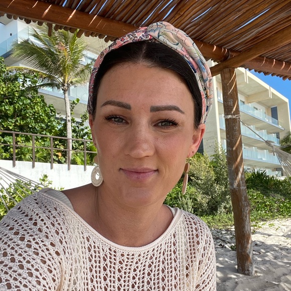 Meet your Posher, Jess - Picture 3 of 9